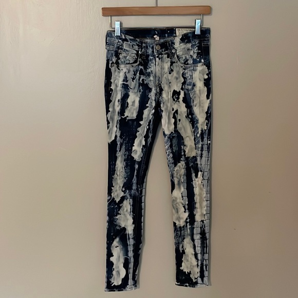 rag & bone Denim - rag & bone Women's Skinny Jeans in Black and White Tie-Dye